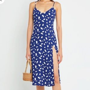 o.p.t
Bea Midi Dress Blue & White